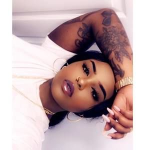 Meet your Posher, Leah